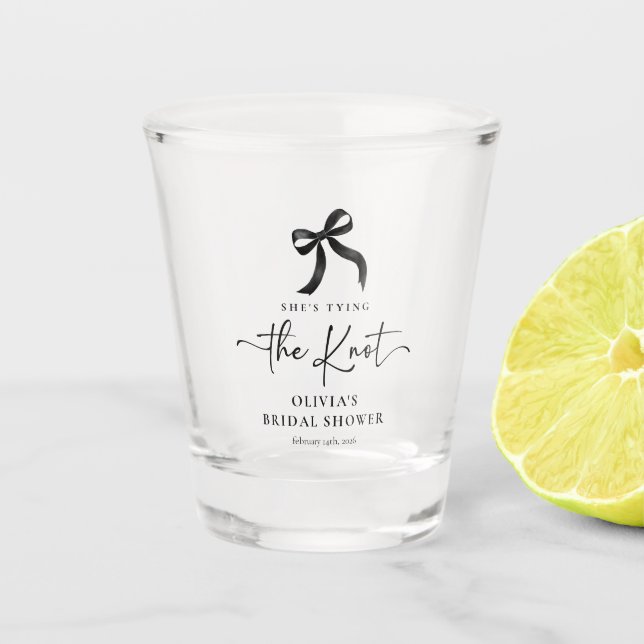 Chic She's The Knot Black Bow Brautparty Schnapsglas (Vorderseite)