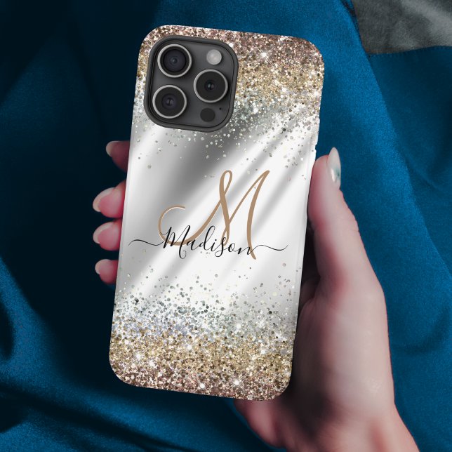 Chic silber Gold Imitate Glitzer Monogramm iPhone 16 Pro Hülle (Von Creator hochgeladen)