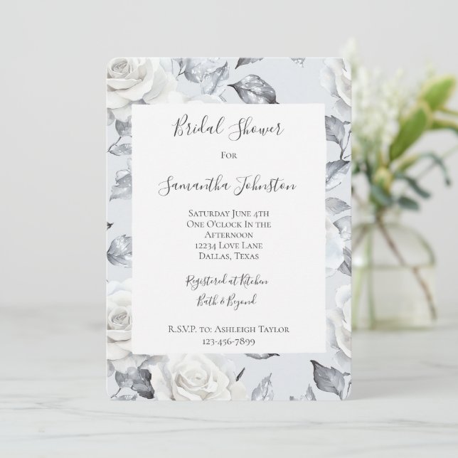 Chic Silver White Roses Floral Brautparty Einladung (Stehend Vorderseite)