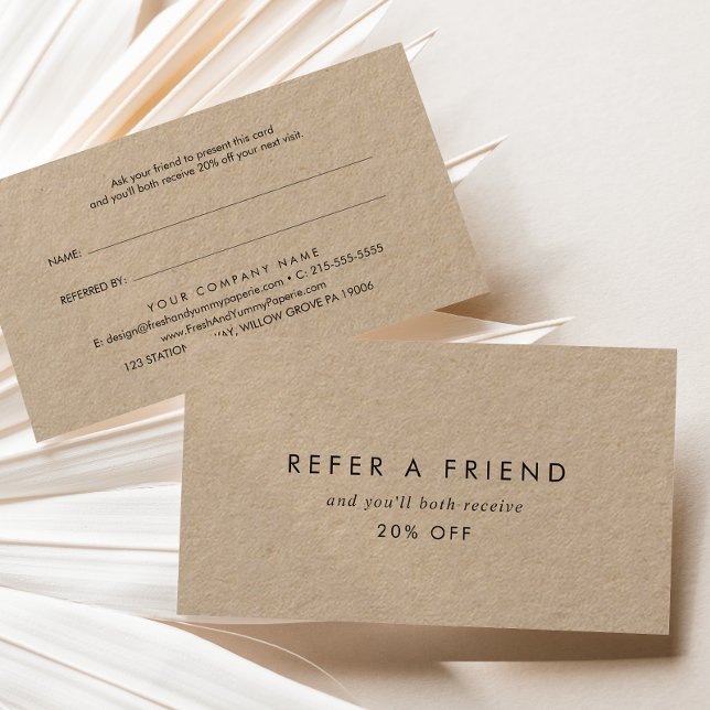 Chic Typografy Kraft Paper Refer a Friend Empfehlungskarte (Von Creator hochgeladen)