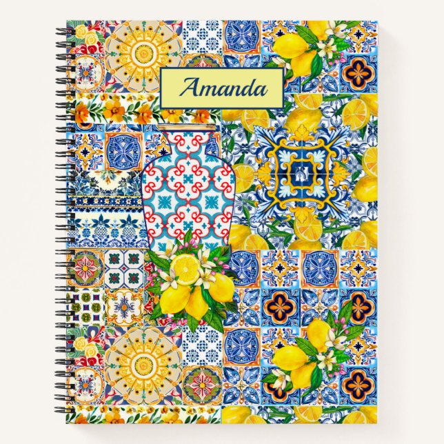 Chic Vase Mediterrane Orangenfliesen Monogramm Notizbuch (Vorderseite)