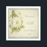 Chic Vintag Daisies 70th Birthday Serviettes Serviette<br><div class="desc">Elegante personalisierte / personalisierte Custom Seventieth / 70. Geburtstagsparty Serviettes Blumenserviettes Daisy Servietten für Frauen. Schöne, romantische, Vintage Collage, schicke, blumengeschmückte antike Kunstillustrierung mit drei niedlichen offenen Blume in Weiß und Gelb mit einem Wirbel blauen und cremefarbenen Rahmen auf einem weichen pastellfarbenen Hintergrund. Diese sind stilvoll, elegant, trendig, glamourös, altmodisch,...</div>