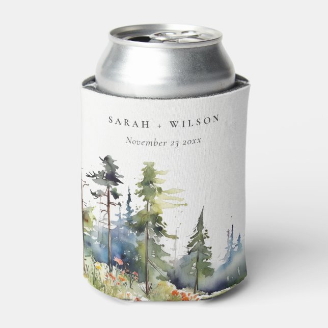 Chic Watercolor Pine Forest Landschaft Hochzeit Dosenkühler (Kanne Vorderseite)