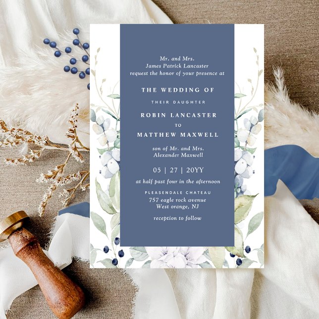 Chic White and Blue Floral Wedding, Navy Einladung (Von Creator hochgeladen)