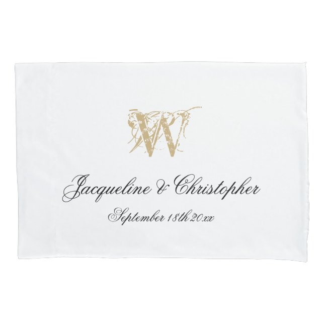 Chic White Gold Monogram + Names Newlywed Wedding Kissenbezug (Vorderseite)