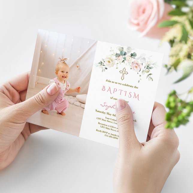 Chic White Pink Floral Gold Girl Foto Taufe Einladung (Von Creator hochgeladen)