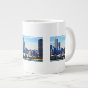 Chicago IL - Chicago Skyline und Navy Pier Jumbo-Tasse