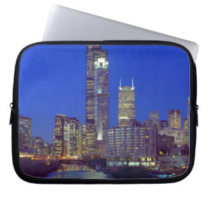 Chicago, Illinois, Skyline bei Nacht mit Chicago Laptopschutzhülle