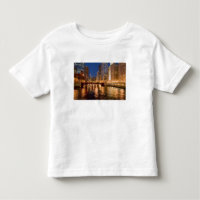 Chicago, Illinois, Skyline und Chicago River bei 2
