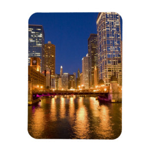 Chicago, Illinois, Skyline und Chicago River bei Magnet