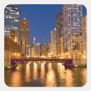 Chicago, Illinois, Skyline und Chicago River bei Quadratischer Aufkleber