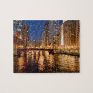 Chicago, Illinois, Skyline und Chicago River um 2
