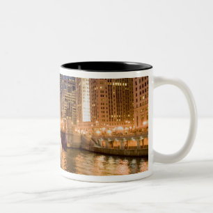 Chicago, Illinois, Skyline und Chicago River um 2 Zweifarbige Tasse