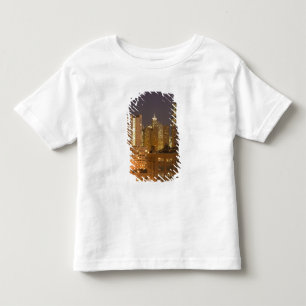 Chicago, Illinois, Skyline vom West Loop aus bei Kleinkind T-shirt