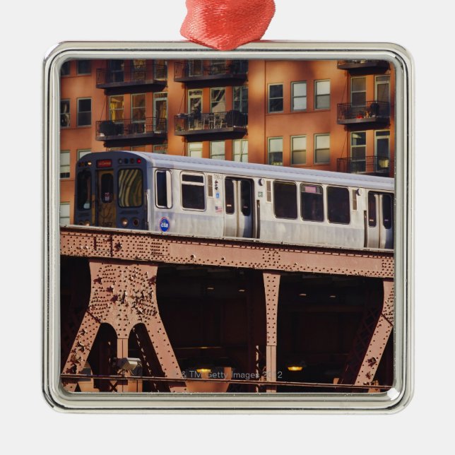 Chicago-Zug bei Riverbend Ornament Aus Metall (Vorne)