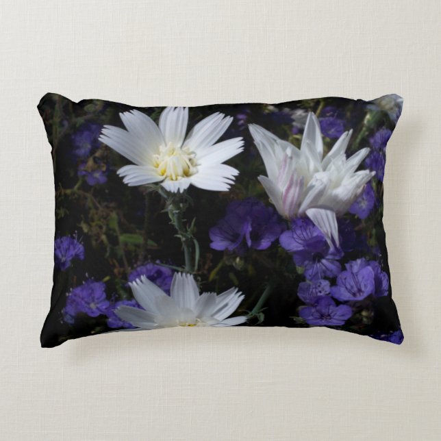 Chicorée und Phacelia-Wildblumen Dekokissen (Vorderseite)