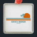 Chic's Beach Virginia Sun Palm Trees Ornament Aus Metall<br><div class="desc">Chic's Beach in Norfolk bietet eine große Auswahl an Stränden, um sich zu sonnen, zu schwimmen, zu baden und Sandburgen zu Gebäude zu machen. Es ist einfach, einen schönen öffentlichen Strand zu finden, wenn Sie den Komfort von Parkplätzen, Restaurants, Zugang zum Strand, Unterkunft und das Schwimmen will alle in naher...</div>