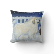 Chien de montagne de Grands Pyrénées de coussin de