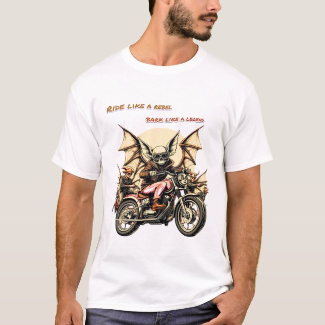 Chihuahua Biker mit Bat Wings T-Shirt (Vorderseite)