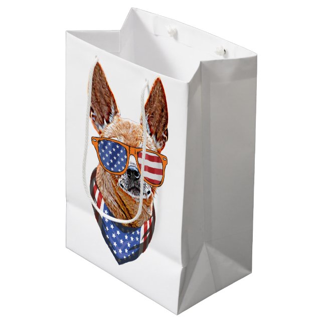 Chihuahua Dog USA Unabhängigkeit 4. Juli Mittlere Geschenktüte (Vorderseite Schrägansicht)