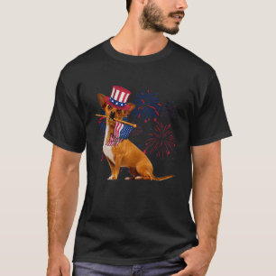 Chihuahua Hund mit amerikanischer Flagge Happy 4. T-Shirt