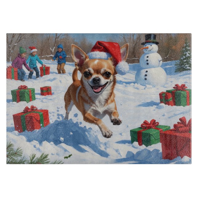 Chihuahua läuft in Schnee mit Weihnachtshut Schneidebrett (Vorderseite)