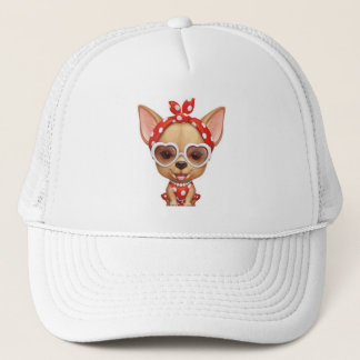 Chihuahua unter dem Mantel einer Retro Schönheit Truckerkappe