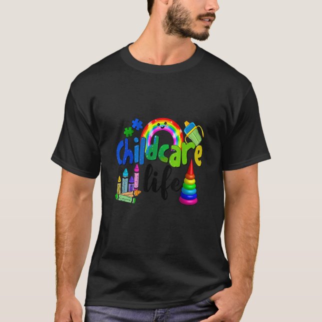 Childcare life daycare puzzle piece crayons and ra T-Shirt (Vorderseite)