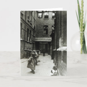 Children playing in a slum, 1899 karte