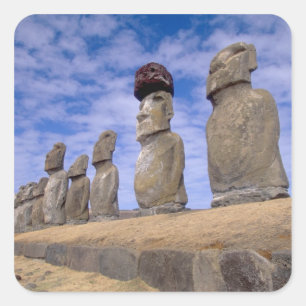 Chile, Osterinsel. Die 15 Moais bei Ahu Quadratischer Aufkleber