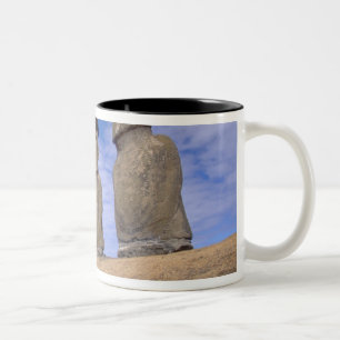 Chile, Osterinsel. Die 15 Moais bei Ahu Zweifarbige Tasse