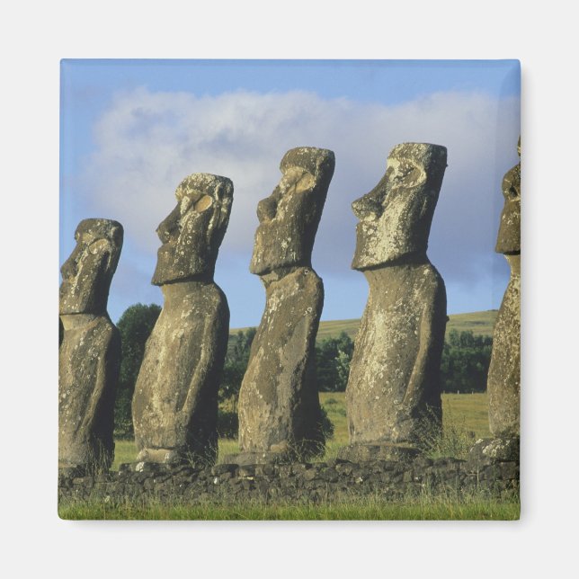 Chile, Osterinsel, Rapa Nui, Ahu Akivi Magnet (Vorne)