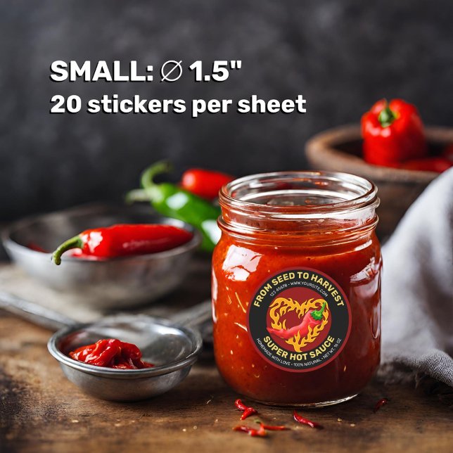 Chili Pepper mit Flammenherz-Label Runder Aufkleber (Von Creator hochgeladen)