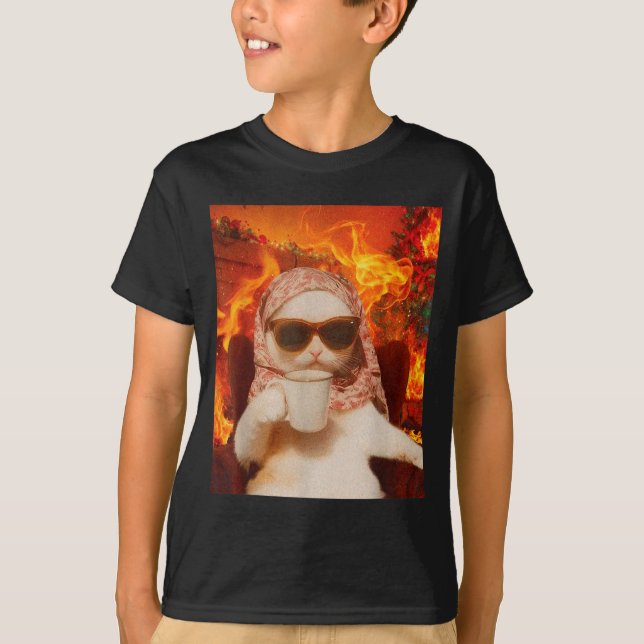 Chill Cat And Coffe Xmas Funny Cat Meme Y2k Joke  T-Shirt (Vorderseite)