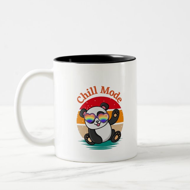 Chill Mode Panda Zweifarbige Tasse (Links)