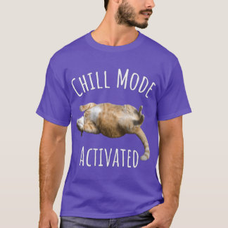 Chill-Modus aktiviert, entspannendes Katzen-Design T-Shirt