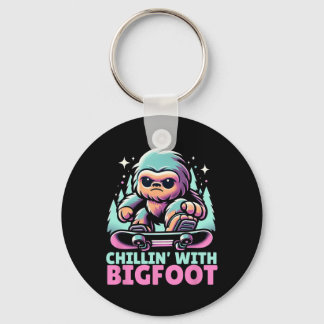 Chillin" mit Bigfoot Alpiner Wintersportort Snowbo Schlüsselanhänger