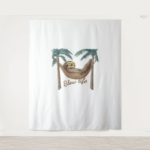 Chillin' Sloth in einem Hängematte Oversifizierter Wandteppich