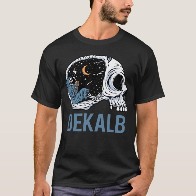 Chilling Skeleton - DeKalb T-Shirt (Vorderseite)