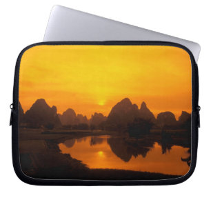 China. Farbige China. Schöner Li-Fluss. Laptopschutzhülle