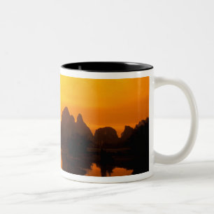 China. Farbige China. Schöner Li-Fluss. Zweifarbige Tasse