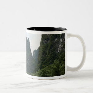 China, Guilin, Li-Fluss, Flussboote säumen den Zweifarbige Tasse