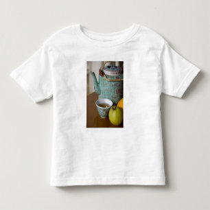 China, Hongkong. Traditionelles chinesisches Teeke Kleinkind T-shirt