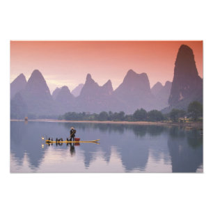China, Li-Fluss. Ein einzelner Kormoranfischer. Fotodruck