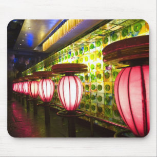 China, Shanghai. Bar im Xin Tian Di Bar Mousepad