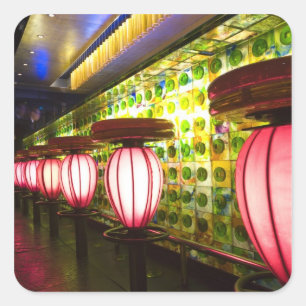 China, Shanghai. Bar im Xin Tian Di Bar Quadratischer Aufkleber