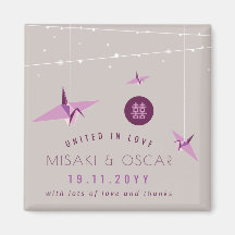 Chinesische Hochzeit mit lila Papierkranen und Lic
