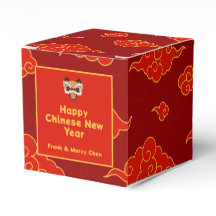 Chinesische Neujahrsroter Auspicious Clouds Gefäll