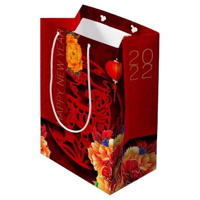 Chinesische Tiger-Papier-schneiden Peonies Neujahr Mittlere Geschenktüte (Rückseite Schrägansicht)