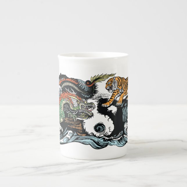 Chinesischer Drache gegen Tiger Prozellantasse (Vorderseite)